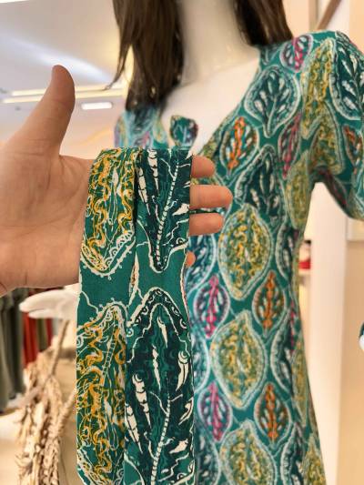 robe vert feuilles colorées
