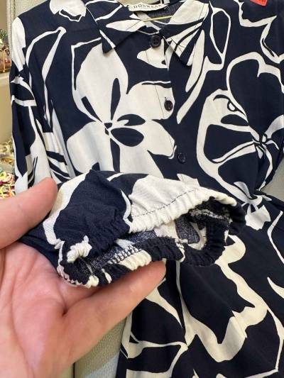 robe bleu nuit fleur blanche