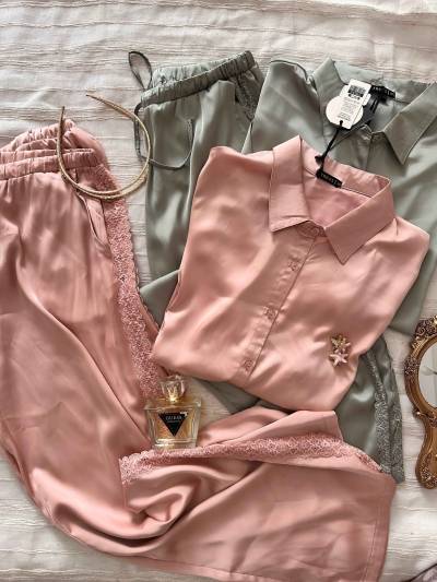 Pyjama soyeuse uni dentelle