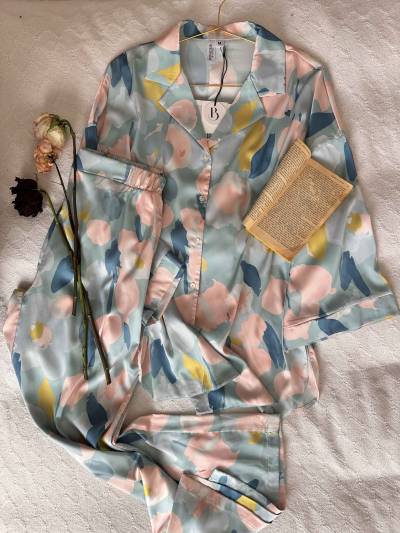 Pyjama satin coloré bonjour